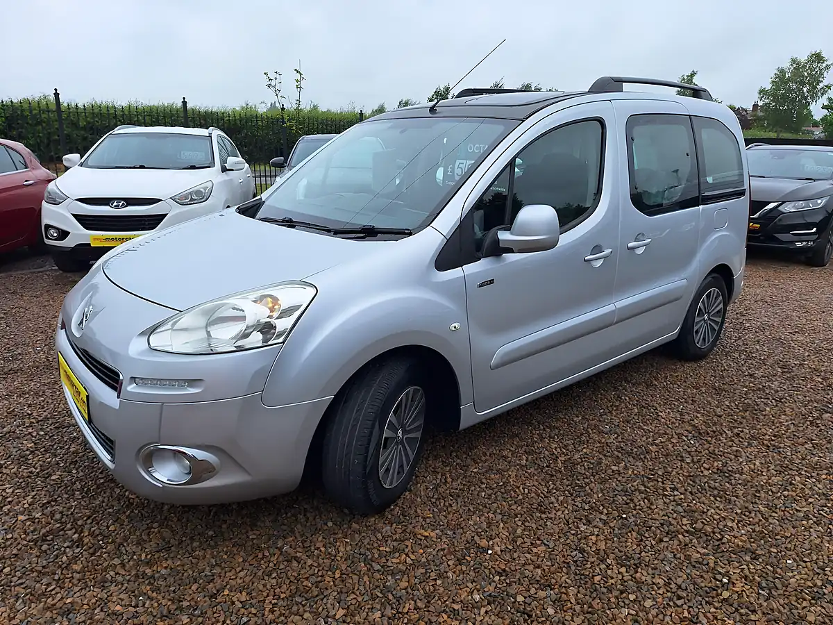 Used 2012 Peugeot Partner Tepee Tepee Family Silver - Interior and Exterior details 7