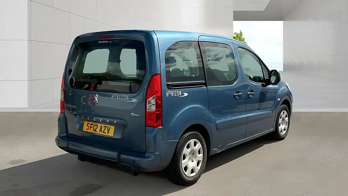 Used 2012 Peugeot Partner Tepee Tepee S Blue - Interior and Exterior details 4