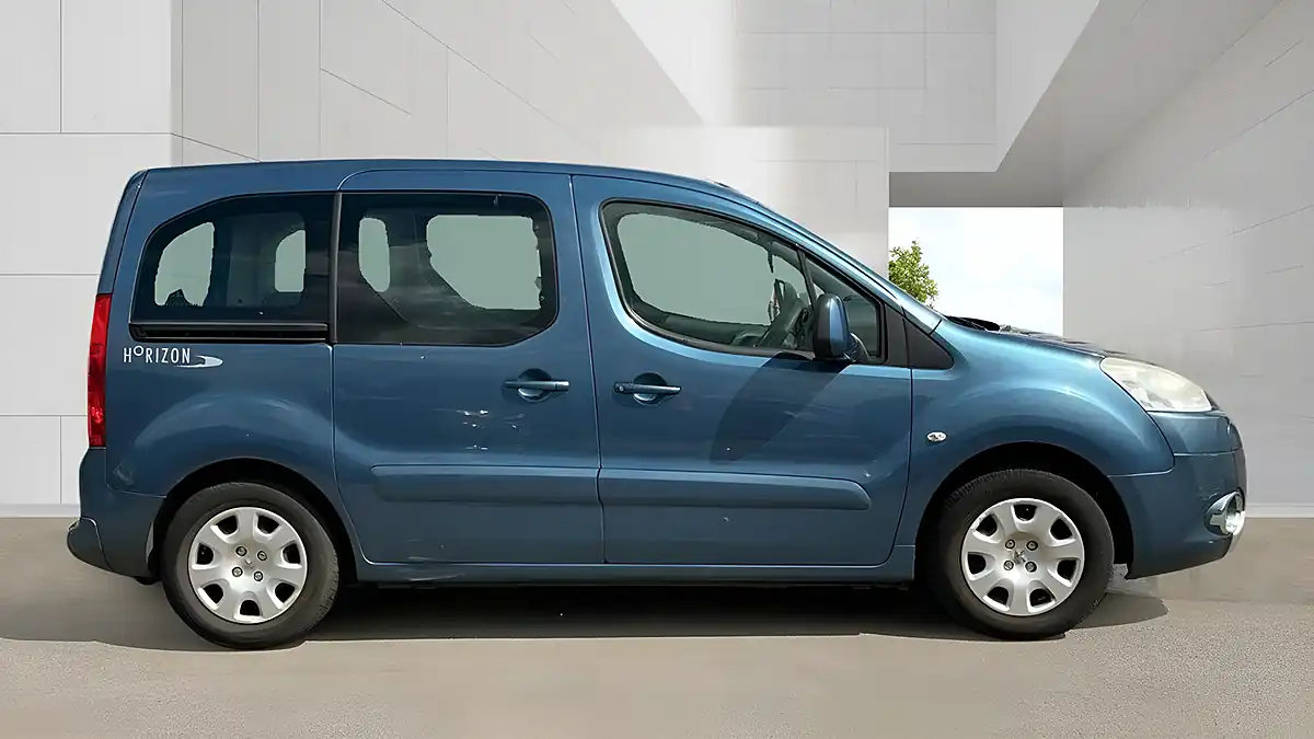 Used 2012 Peugeot Partner Tepee Tepee S Blue - Interior and Exterior details 5