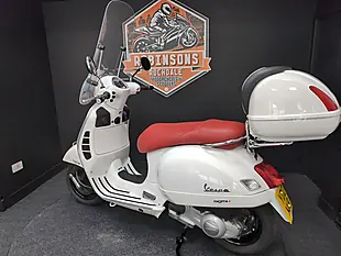 Used 2012 Piaggio Vespa Gts Super White - Interior and Exterior details 5