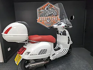 Used 2012 Piaggio Vespa Gts Super White - Interior and Exterior details 6