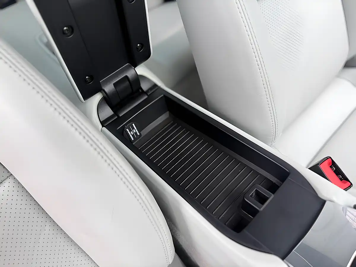 Used 2012 Porsche 911 Carrera S White - Interior and Exterior details 18