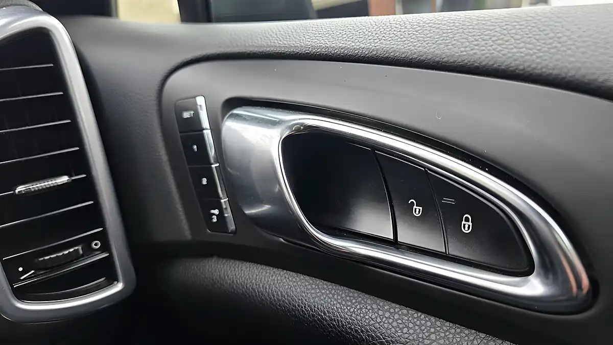 Used 2012 Porsche Cayenne Tiptronic 4WD Euro 5 Grey - Interior and Exterior details 17