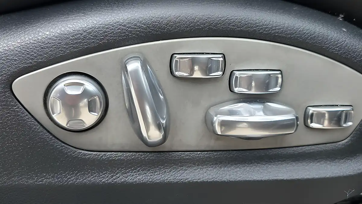 Used 2012 Porsche Cayenne White - Interior and Exterior details 18