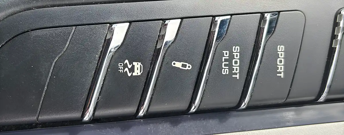 Used 2012 Porsche Panamera Tiptronics Black - Interior and Exterior details 9