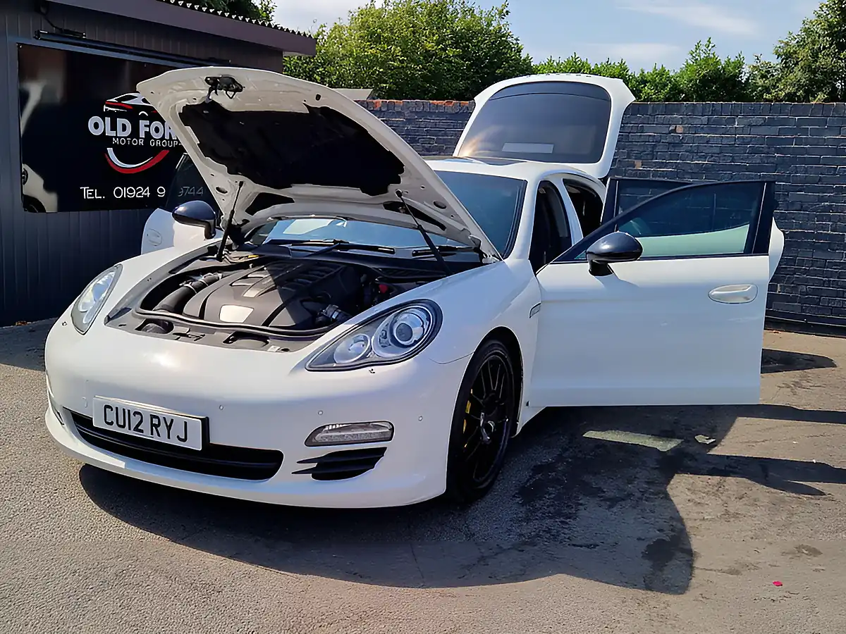 Used 2012 Porsche Panamera White - Interior and Exterior details 10