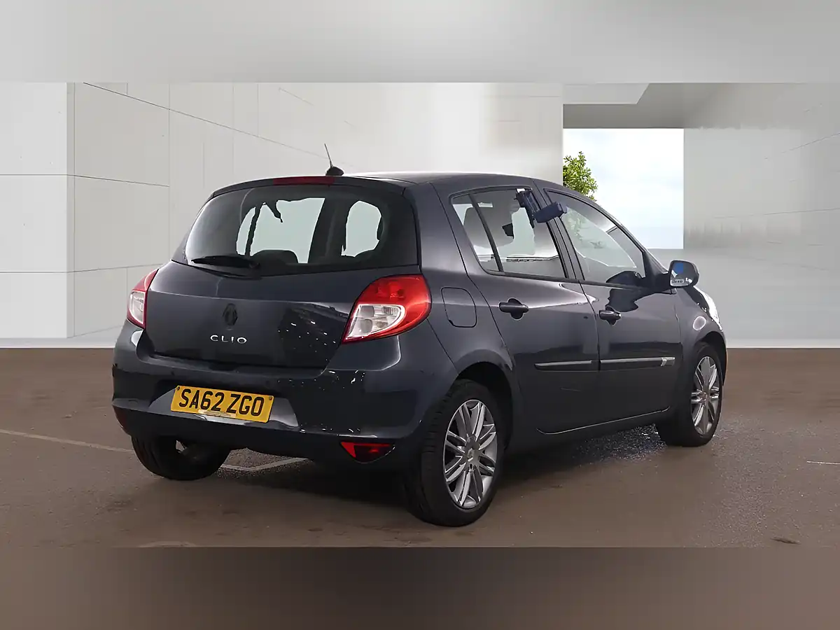 Used 2012 Renault Clio Dynamique Tomtom Blue - Interior and Exterior details 3