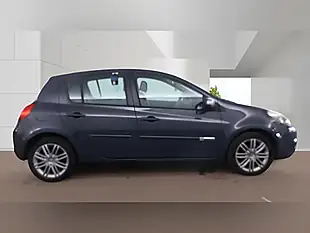 Used 2012 Renault Clio Dynamique Tomtom Blue - Interior and Exterior details 6
