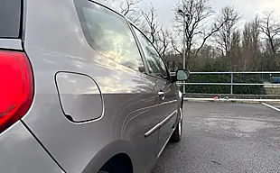 Used 2012 Renault Clio Dynamique Tomtom Grey - Interior and Exterior details 12