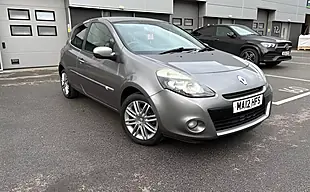 Used 2012 Renault Clio Dynamique Tomtom Grey - Interior and Exterior details 4