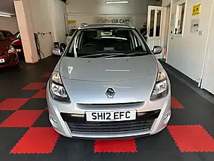 Used 2012 Renault Clio Dynamique Tomtom Silver - Interior and Exterior details 3