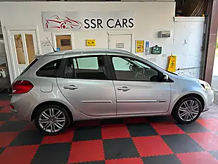 Used 2012 Renault Clio Dynamique Tomtom Silver - Interior and Exterior details 6