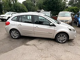 Used 2012 Renault Clio Dynamique Tomtom Silver - Interior and Exterior details 2