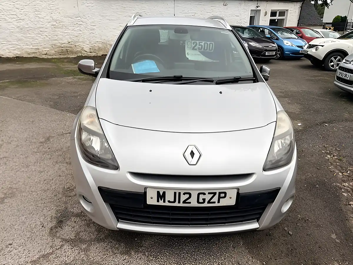 Used 2012 Renault Clio Dynamique Tomtom Silver - Interior and Exterior details 3
