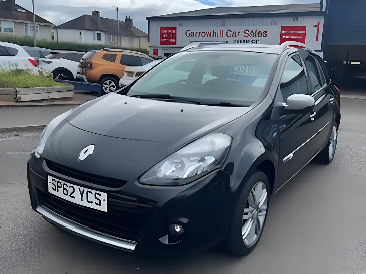 Used 2012 Renault Clio Dynamique Tomtom Sport Tourer Black - Front View