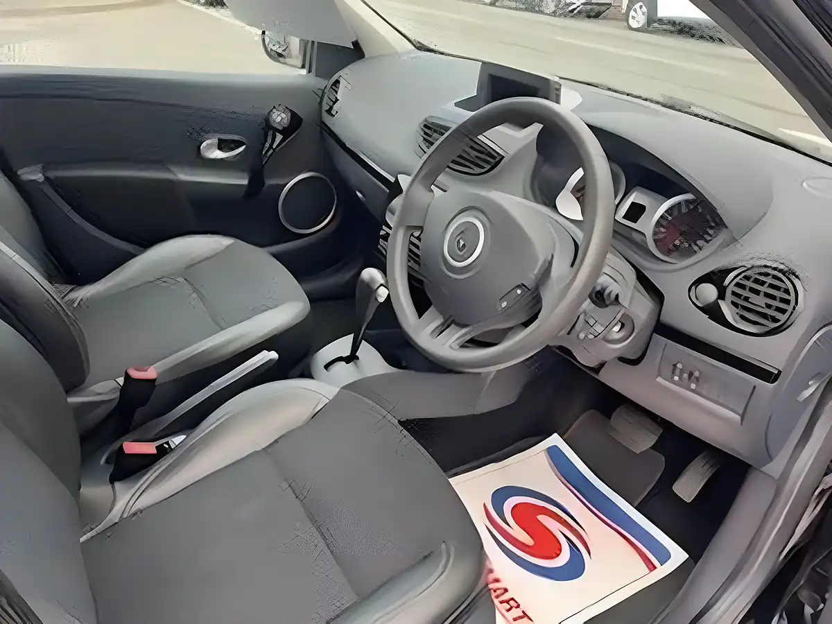 Used 2012 Renault Clio Dynamique Tomtom Sport Tourer Black - Interior and Exterior details 8
