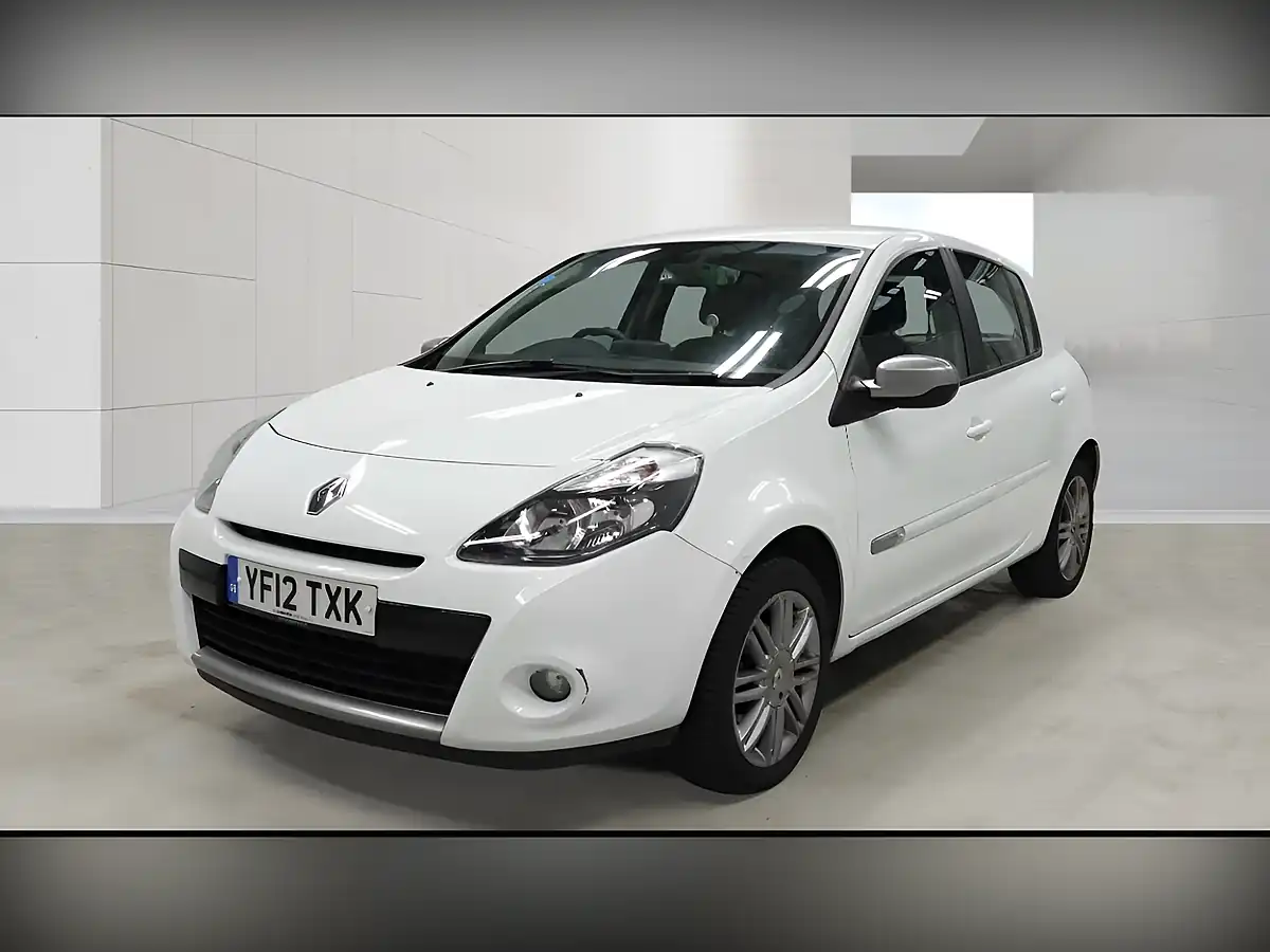 Used 2012 Renault Clio Dynamique Tomtom White - Front View