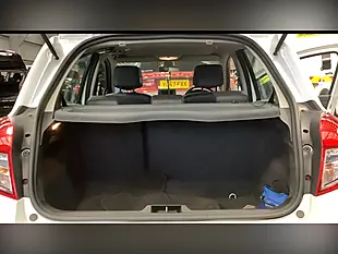 Used 2012 Renault Clio Dynamique Tomtom White - Interior and Exterior details 12