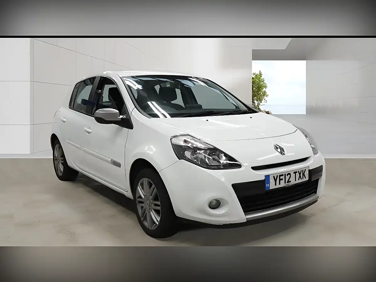 Used 2012 Renault Clio Dynamique Tomtom White - Interior and Exterior details 2