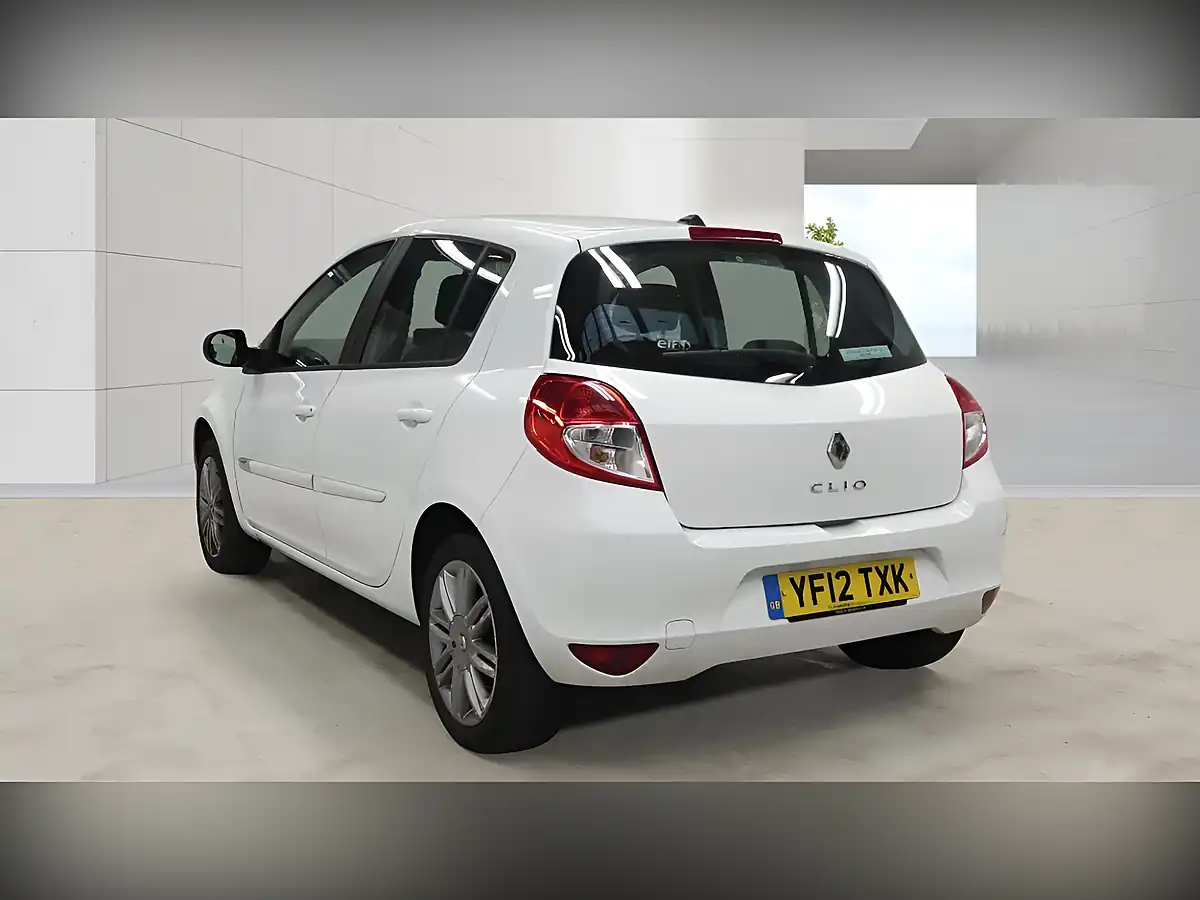 Used 2012 Renault Clio Dynamique Tomtom White - Interior and Exterior details 3