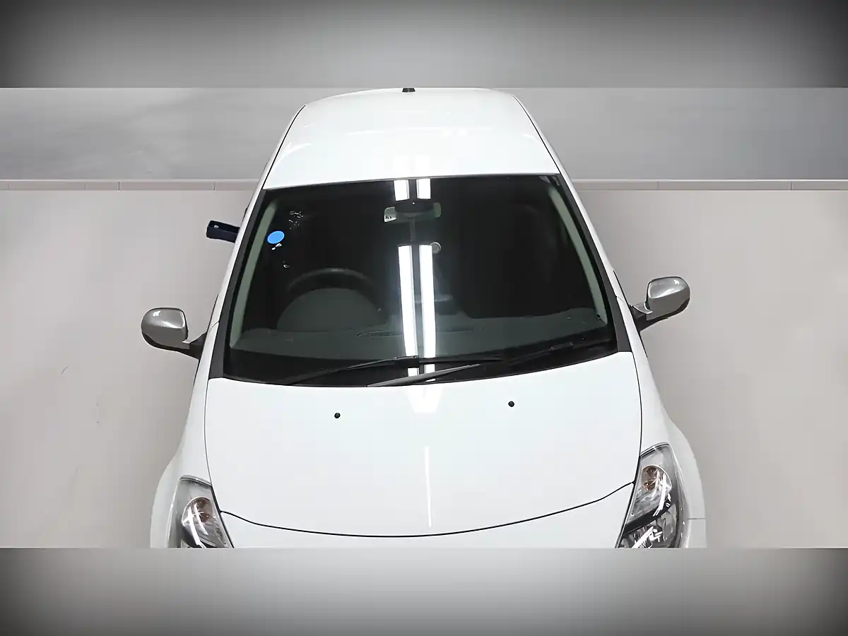 Used 2012 Renault Clio Dynamique Tomtom White - Interior and Exterior details 6