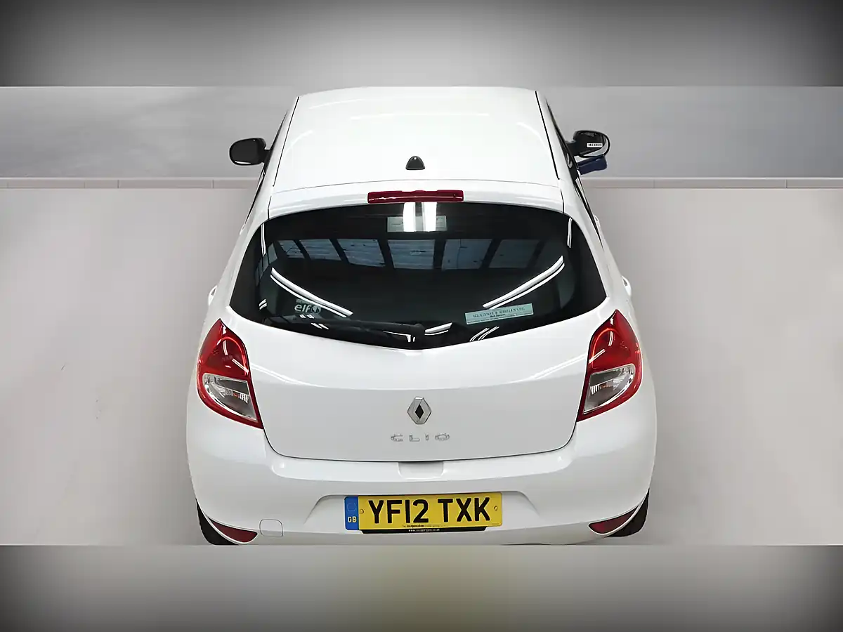 Used 2012 Renault Clio Dynamique Tomtom White - Interior and Exterior details 7