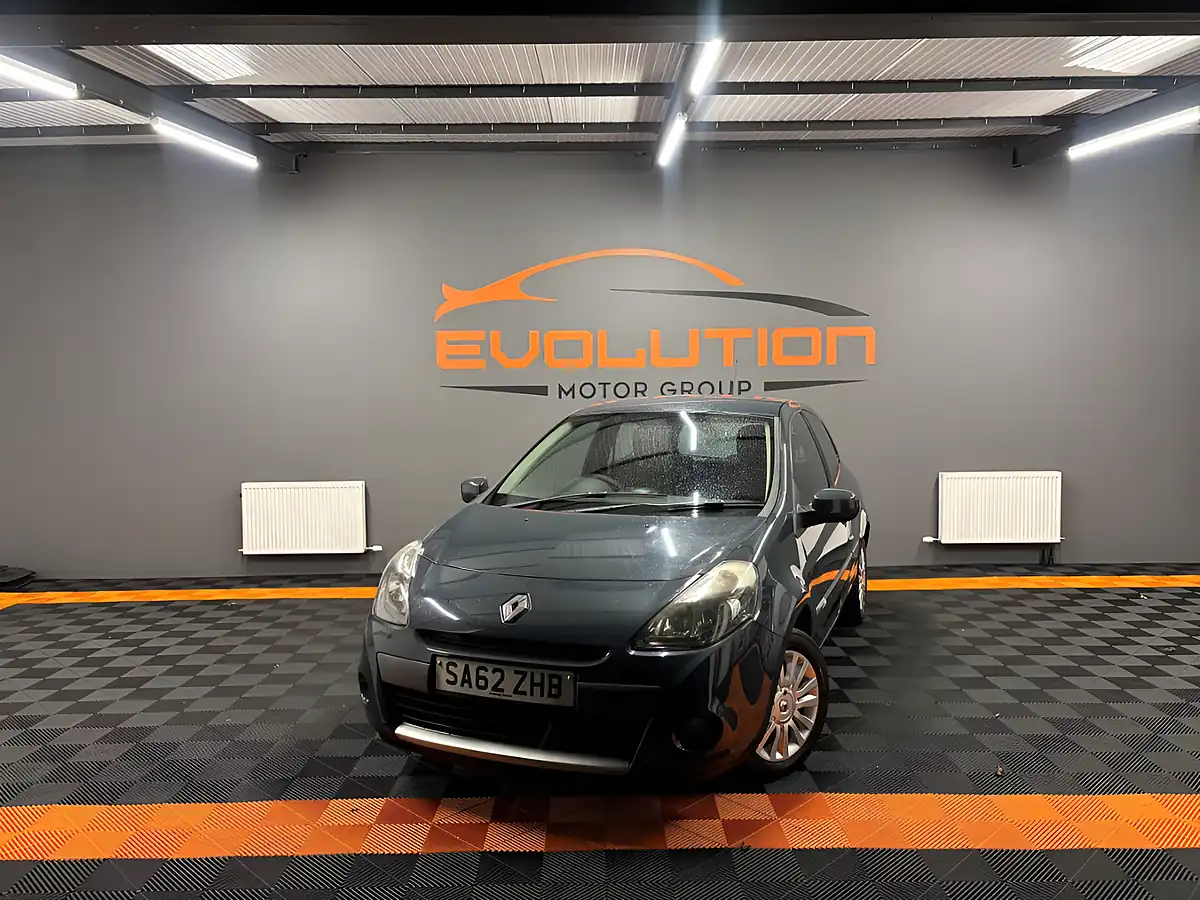 Used 2012 Renault Clio Expression + Blue - Front View