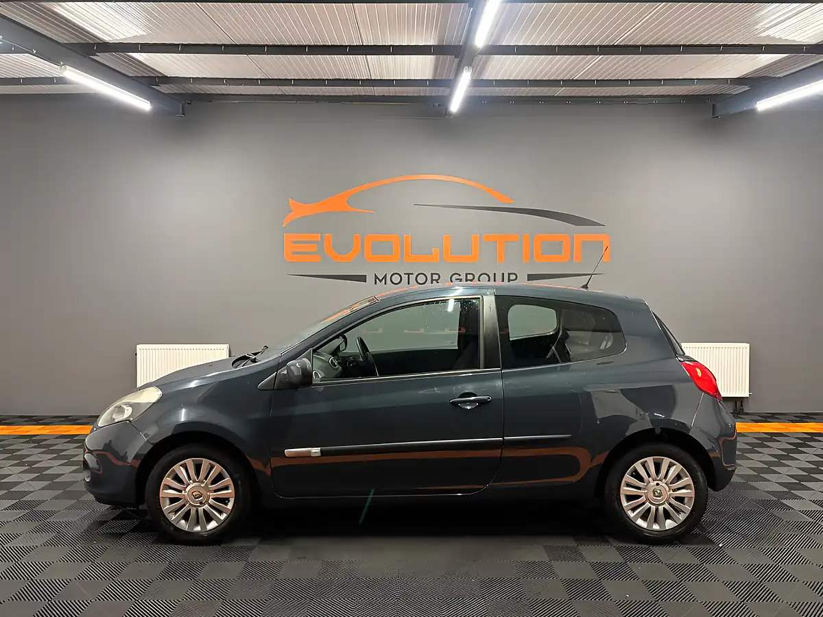 Used 2012 Renault Clio Expression + Blue - Interior and Exterior details 2