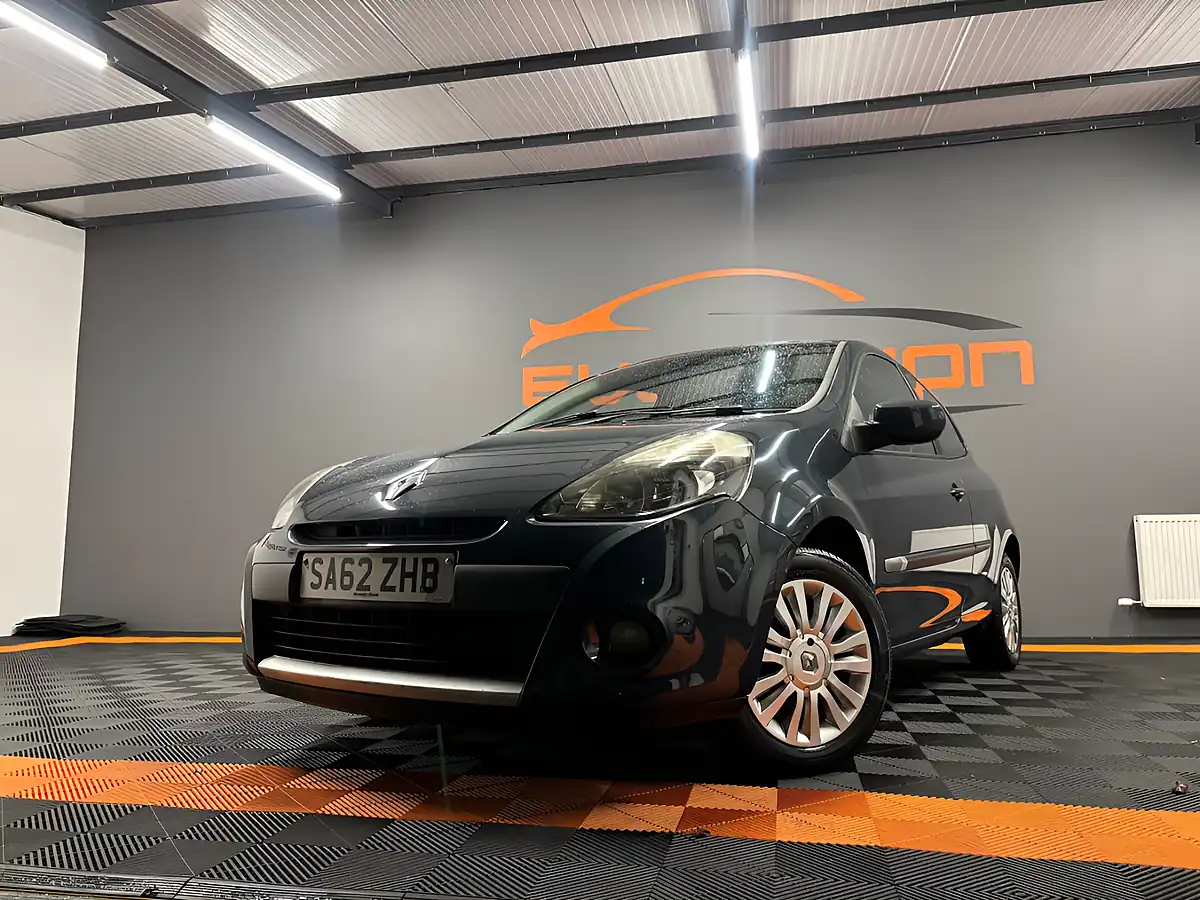 Used 2012 Renault Clio Expression + Blue - Interior and Exterior details 5