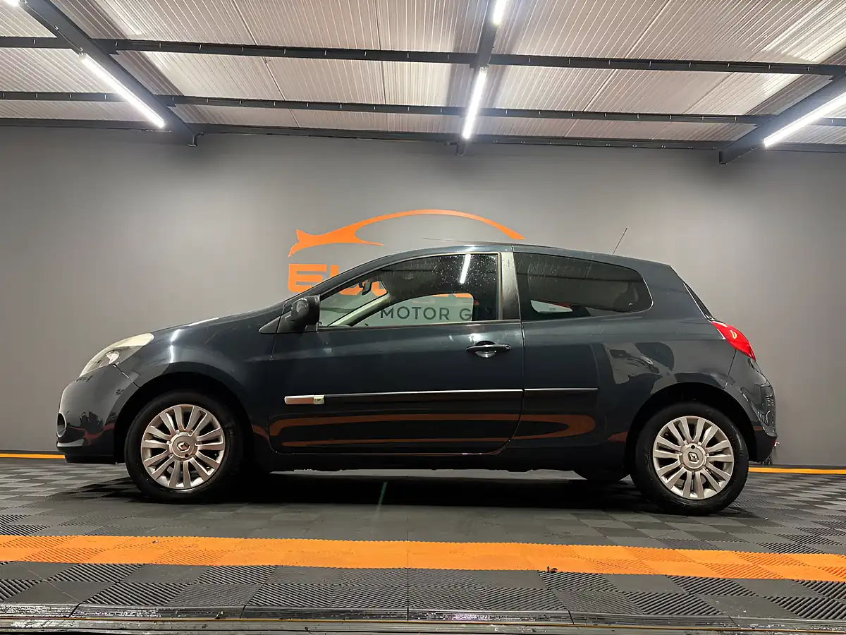 Used 2012 Renault Clio Expression + Blue - Interior and Exterior details 9