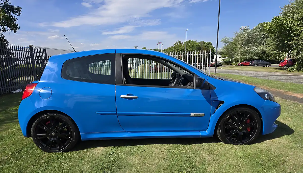 Used 2012 Renault Clio Renaultsport Blue - Front View
