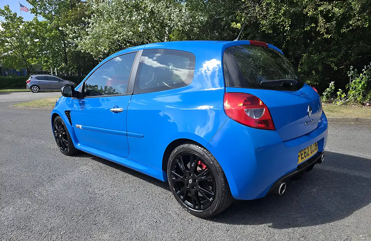 Used 2012 Renault Clio Renaultsport Blue - Interior and Exterior details 16