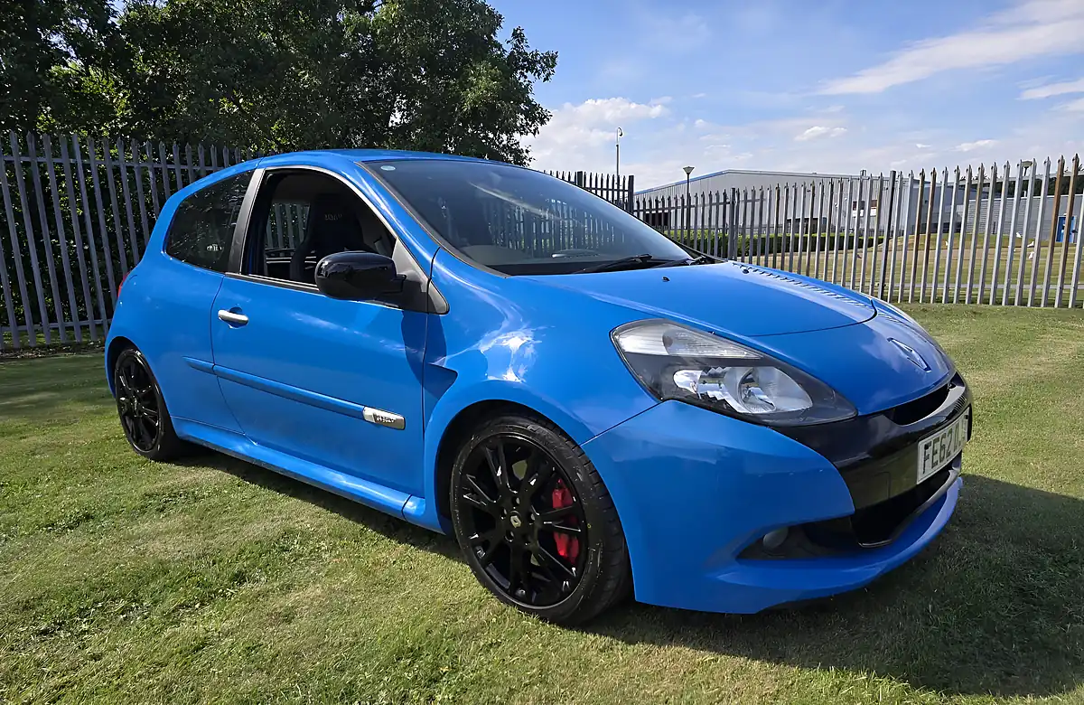 Used 2012 Renault Clio Renaultsport Blue - Interior and Exterior details 5