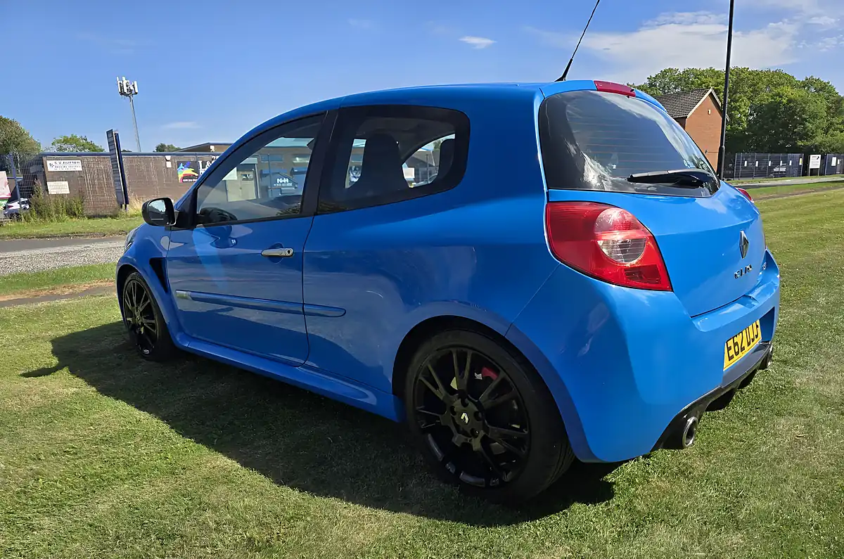Used 2012 Renault Clio Renaultsport Blue - Interior and Exterior details 7