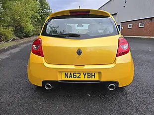 Used 2012 Renault Clio Renaultsport Yellow - Interior and Exterior details 16