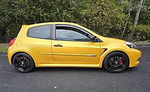 Used 2012 Renault Clio Renaultsport Yellow - Interior and Exterior details 6