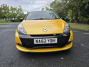Used 2012 Renault Clio Renaultsport Yellow - Interior and Exterior details 8