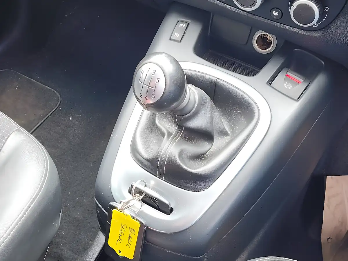 Used 2012 Renault Grand Scenic Dynamique Tomtom Black - Interior and Exterior details 13