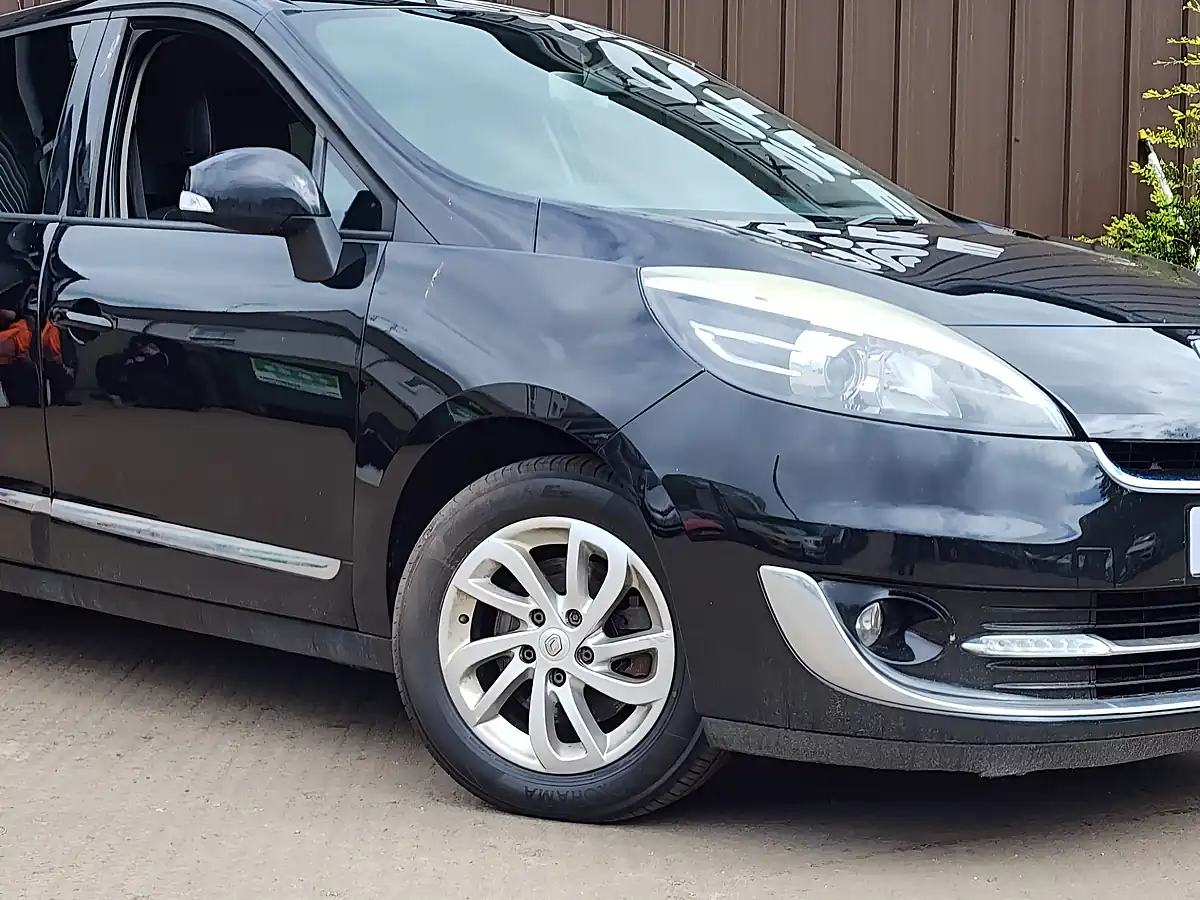 Used 2012 Renault Grand Scenic Dynamique Tomtom Black - Interior and Exterior details 2