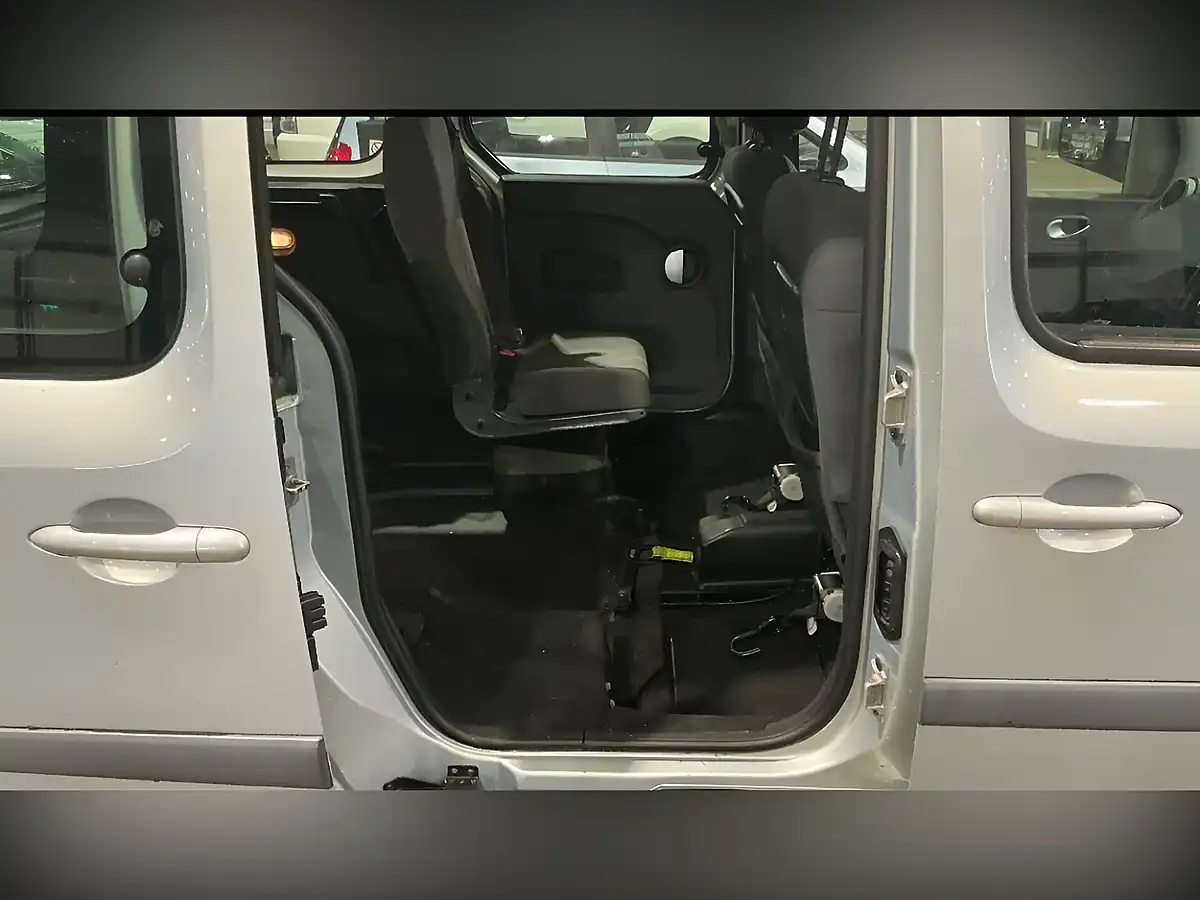 Used 2012 Renault Kangoo Expression Grey - Interior and Exterior details 12