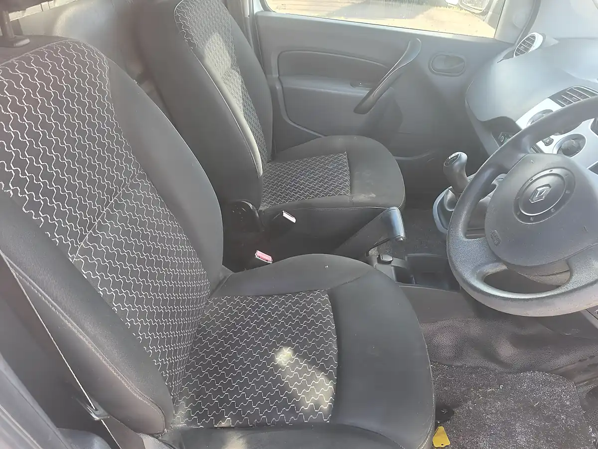 Used 2012 Renault Kangoo L2 H1 3dr White - Interior and Exterior details 12