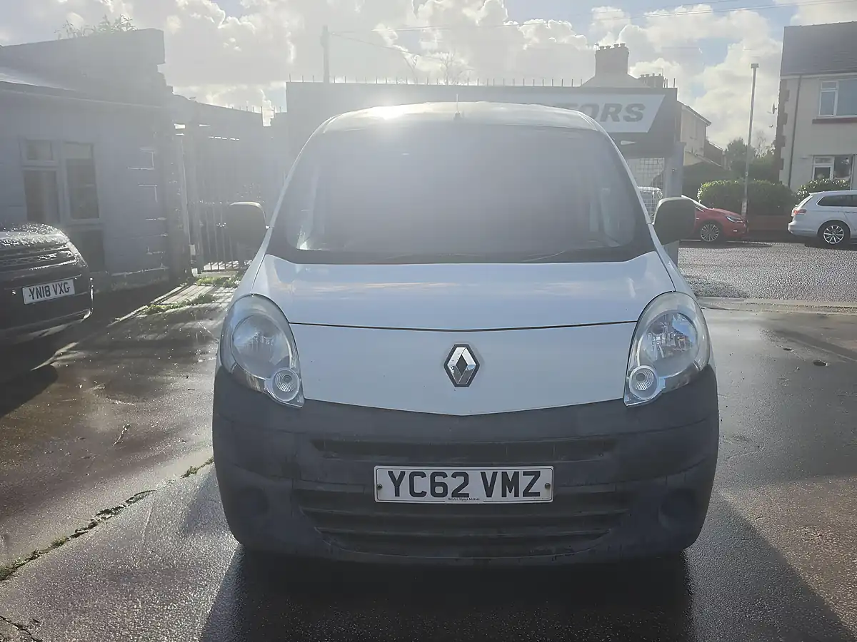 Used 2012 Renault Kangoo L2 H1 3dr White - Interior and Exterior details 2