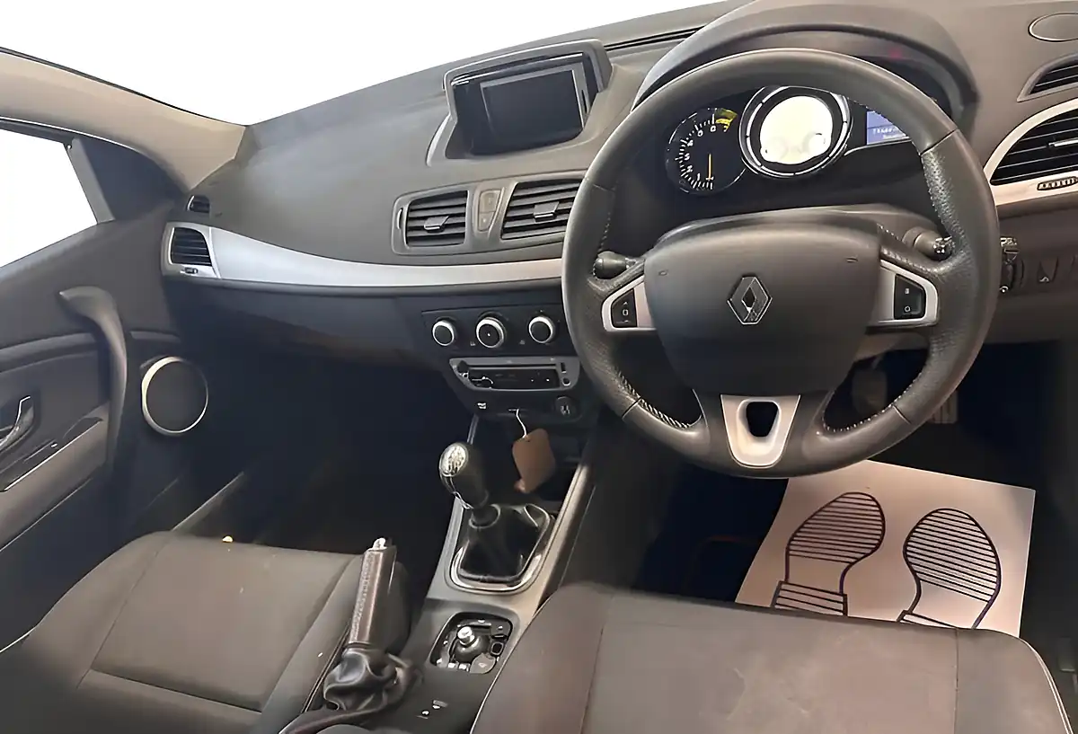 Used 2012 Renault Megane Dynamique Tomtom Orange - Interior and Exterior details 5