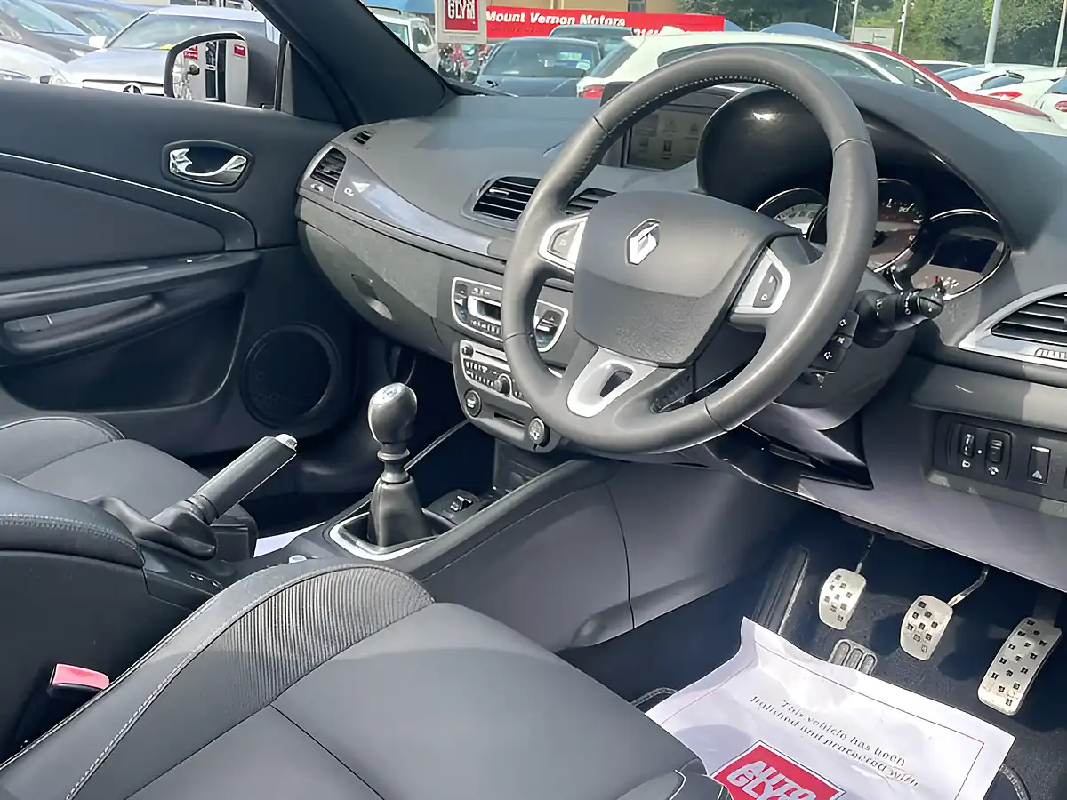 Used 2012 Renault Megane GT Line Tomtom White - Interior and Exterior details 12
