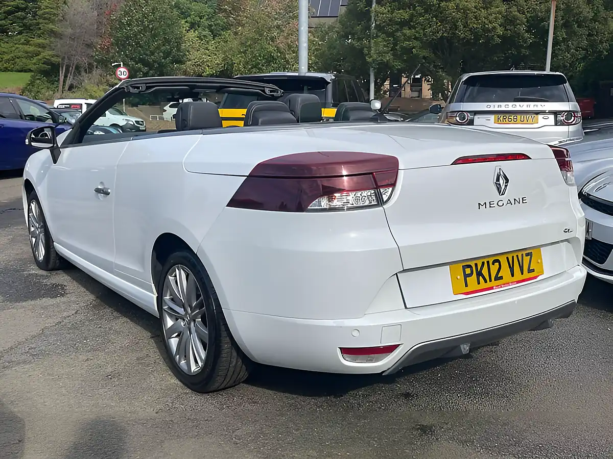 Used 2012 Renault Megane GT Line Tomtom White - Interior and Exterior details 8