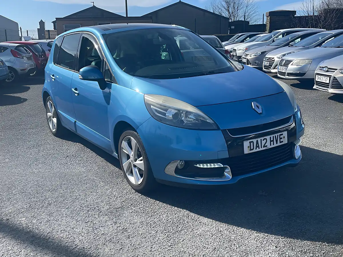 Used 2012 Renault Scenic Dynamique Tomtom Blue - Front View