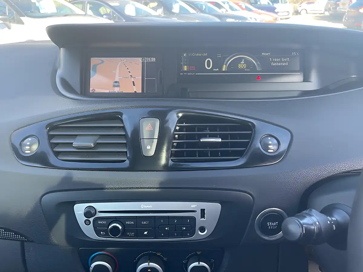 Used 2012 Renault Scenic Dynamique Tomtom Blue - Interior and Exterior details 14