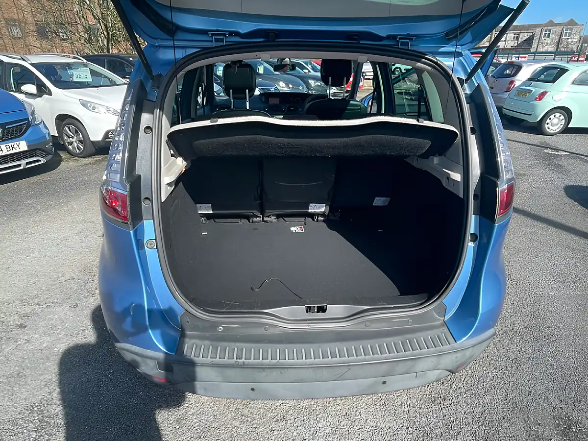 Used 2012 Renault Scenic Dynamique Tomtom Blue - Interior and Exterior details 15