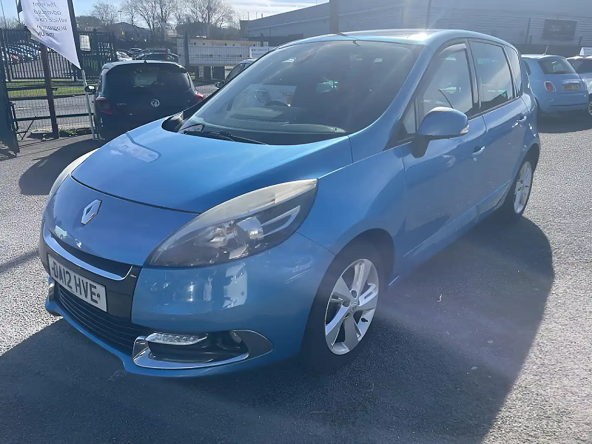 Used 2012 Renault Scenic Dynamique Tomtom Blue - Interior and Exterior details 3