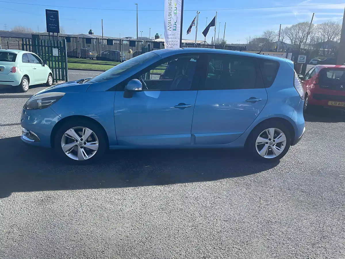 Used 2012 Renault Scenic Dynamique Tomtom Blue - Interior and Exterior details 5